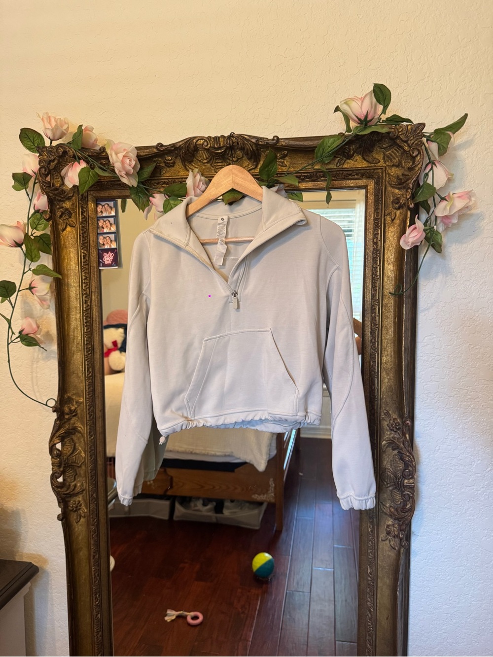 Women's Light  Quarter-Zip Pullover Sweater